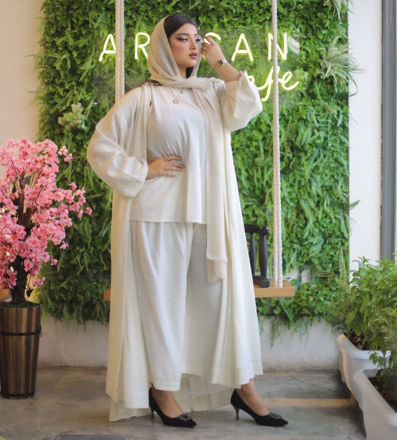 Picture of White abaya