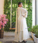 Picture of White abaya