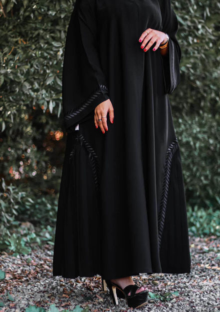 Picture of عباية تطريز ناعم